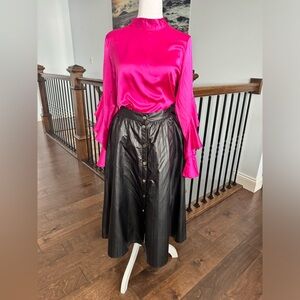 Size S outfit skirt and blouse Sara brand